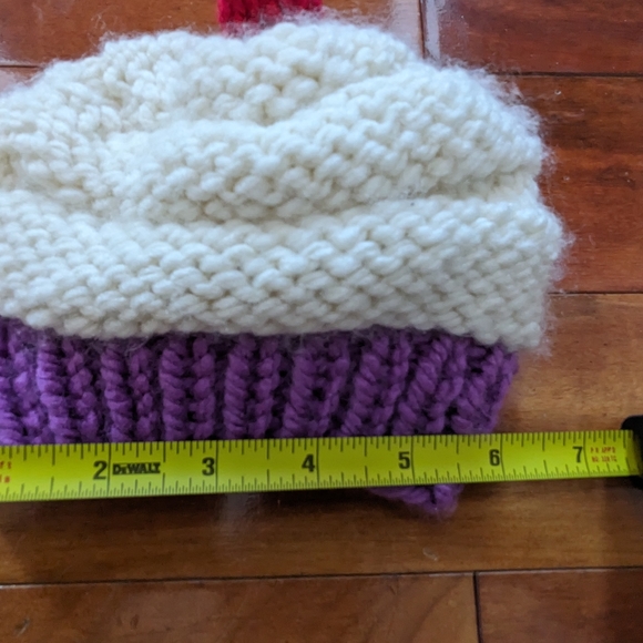Cupcake Knit hat - Picture 3 of 4